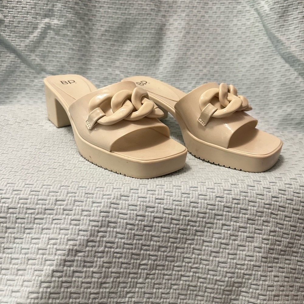 BP Cream Chain Detail Mules